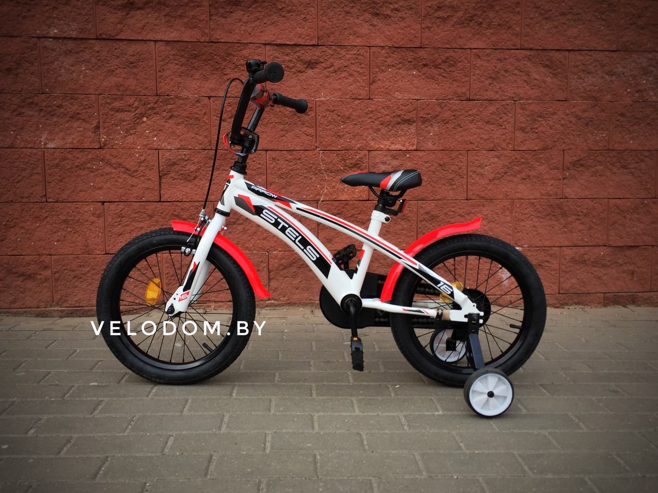 Велосипед детский Stels Arrow 16" V020 белый/красный