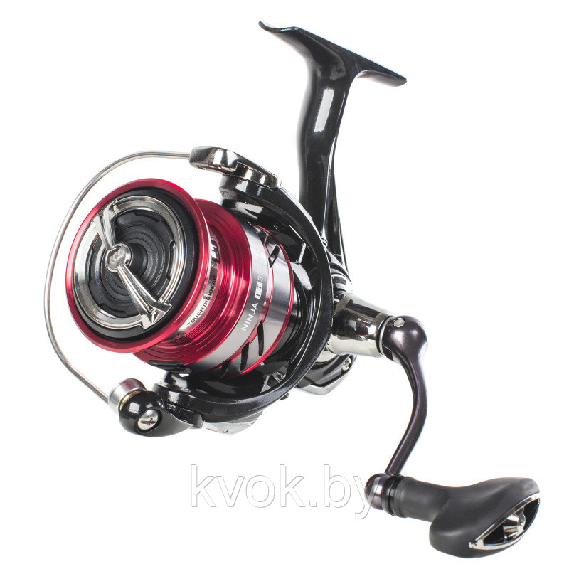 Катушка безынерционная  DAIWA  "18 NINJA LT 4000-C" (4+1 подш., 5,2:1)