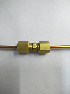 Соединитель гидравлической трубки d=4.5
mm