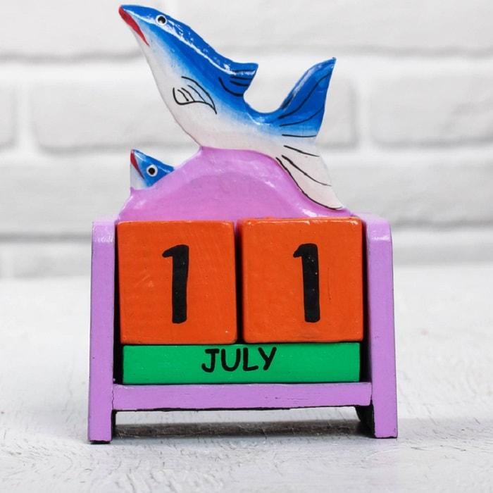 Вечный календарь «Дельфины в море»