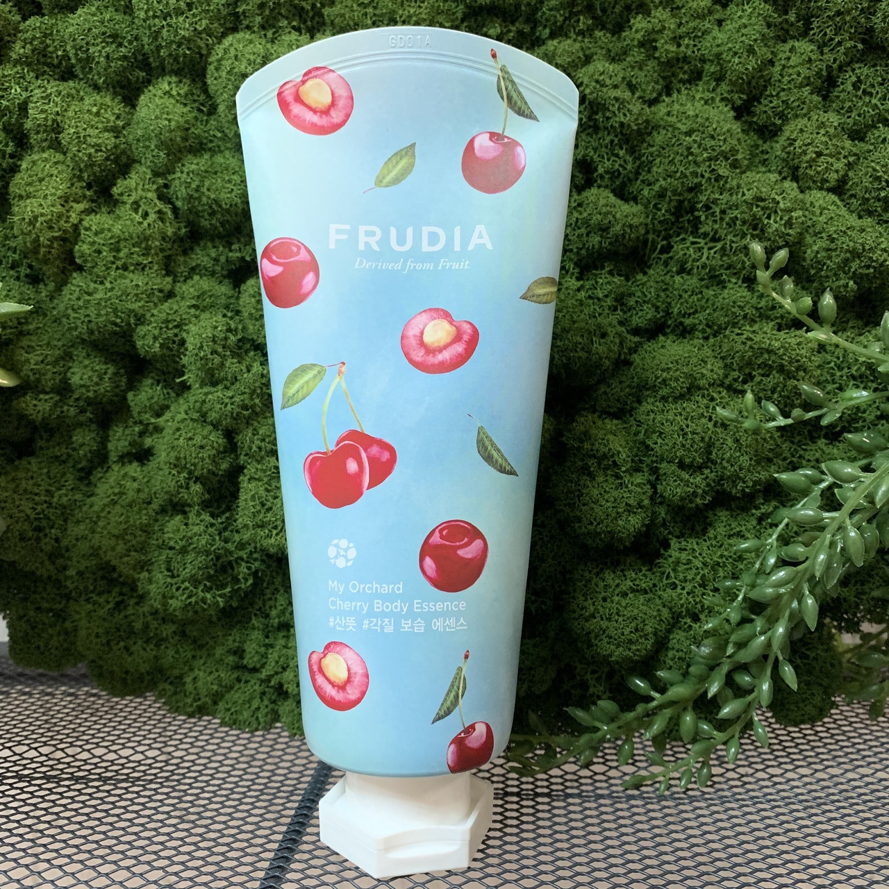 Молочко для тела питательное с ароматом вишни Frudia My Orchard Cherry Body Essence, 200 мл. - фото 1 - id-p122494664