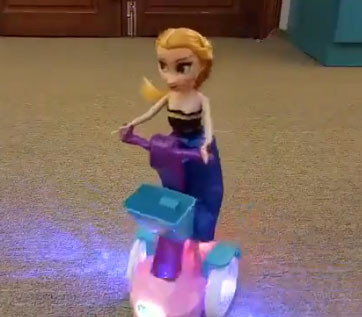 Кукла Анна Frozen на электросамокате светозвуковые эффекты 126-1 - фото 4 - id-p122513657