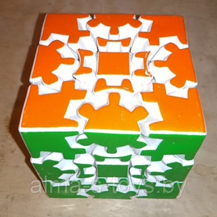 Головоломка кубик Рубика на шестеренках