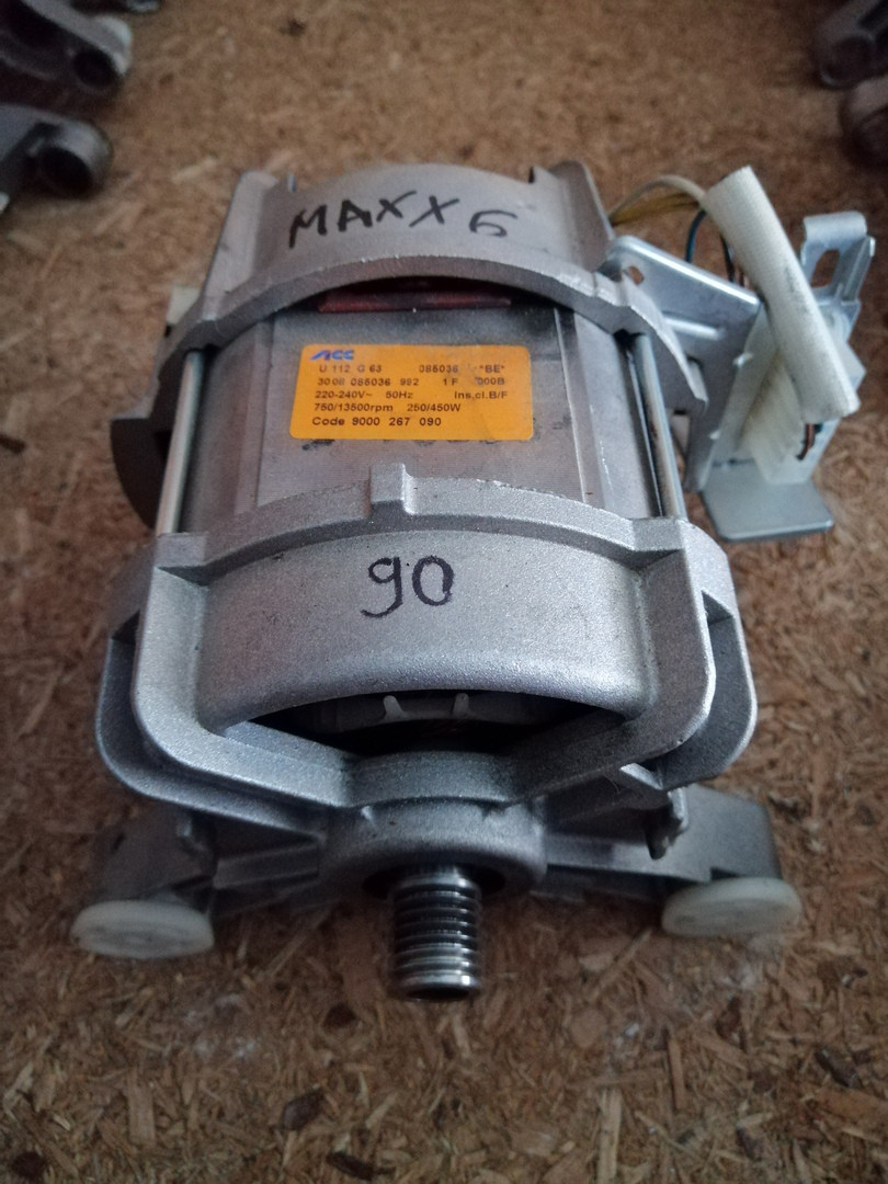 Двигатель от стиральной машины Bosch maxx 6