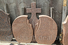 Двойной памятник с крестом
