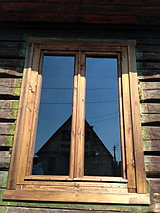 Деревянное окно из массива сосны с двойным остеклением. Коричневая пропитка. Идеальный вариант для дачи.