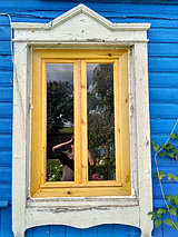Деревянное окно из массива сосны с двойным остеклением. Бежевая пропитка. Идеальный вариант для дачи.