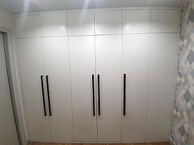 Шкаф распашной в спальню