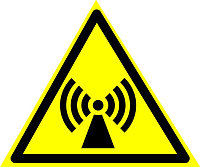 Знак предупреждающий  "Внимание! Электромагнитное поле"  Размер 15 см.