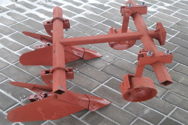 Окучник ОР-1-01 (132) двойной с рамой