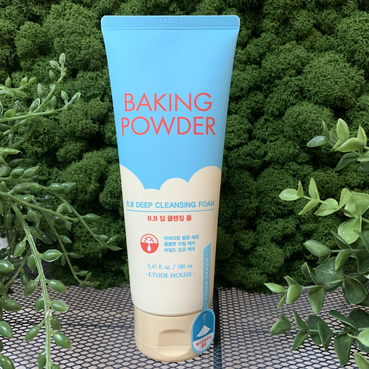 Пенка для умывания очищающая пенка с содой для снятия Etude House Baking Powder BB Deep Cleansing Foam, 160 мл - фото 1 - id-p123496746