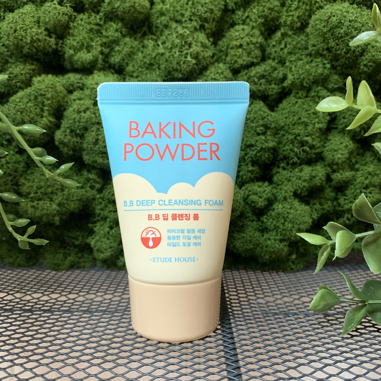 Пенка для умывания очищающая пенка с содой для снятия Etude House Baking Powder BB Deep Cleansing Foam, 30 мл