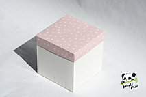 Коробка 150х150х150 Сердечки белые на розовом (белое дно)