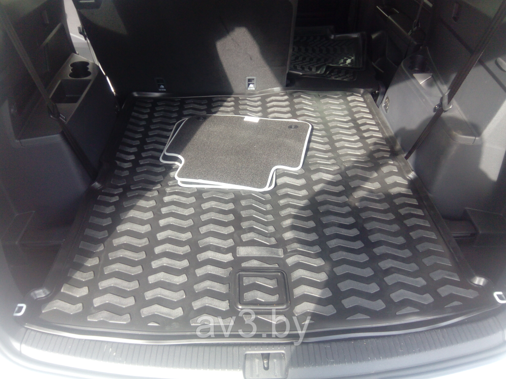 Коврик в багажник Volkswagen Teramont (2017-) [72043] со сложенным 3-м рядом Aileron - фото 1 - id-p123993350