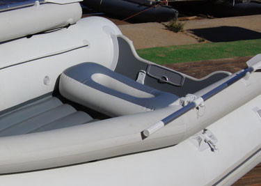 Сиденье надувное "овал" ПВХ для лодки (№1, серый). - фото 5 - id-p124240097