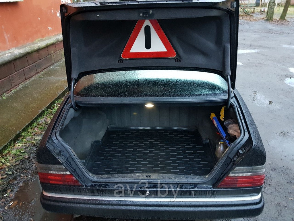 Коврик в багажник Mercedes-Benz E W124 (1984-1997) седан [72536] (Aileron)