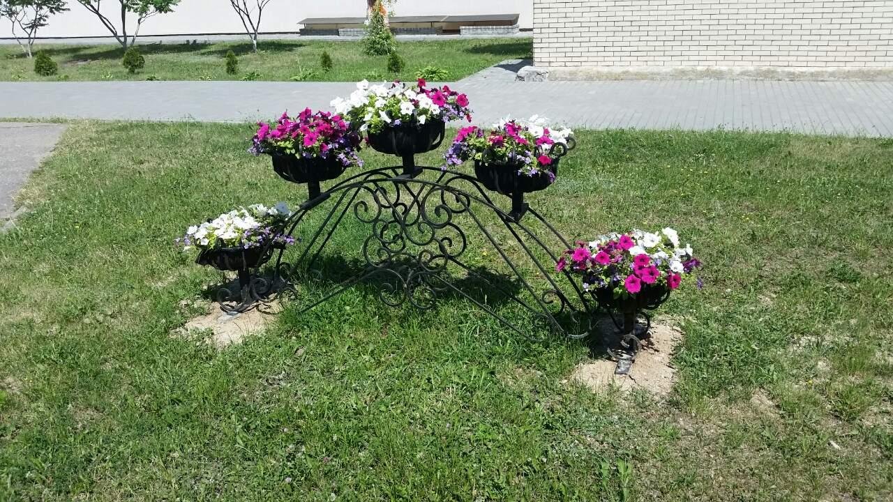 Уличные Подставки Для Цветов Из Металла Купить