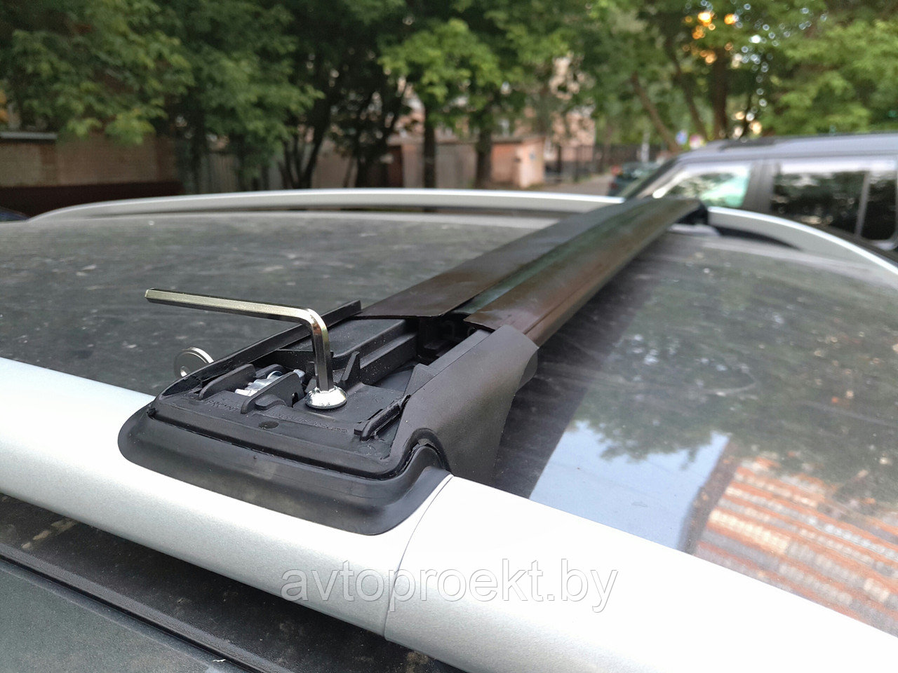 Автомобильная багажная система Wingbar roof rack Black аэро с замком - фото 2 - id-p124648138