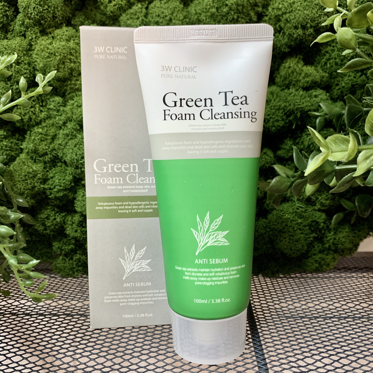 Пенка для умывания очищающая с экстрактом зеленого чая 3W Clinic Green Tea Foam Cleansing, 100 мл - фото 1 - id-p124765271