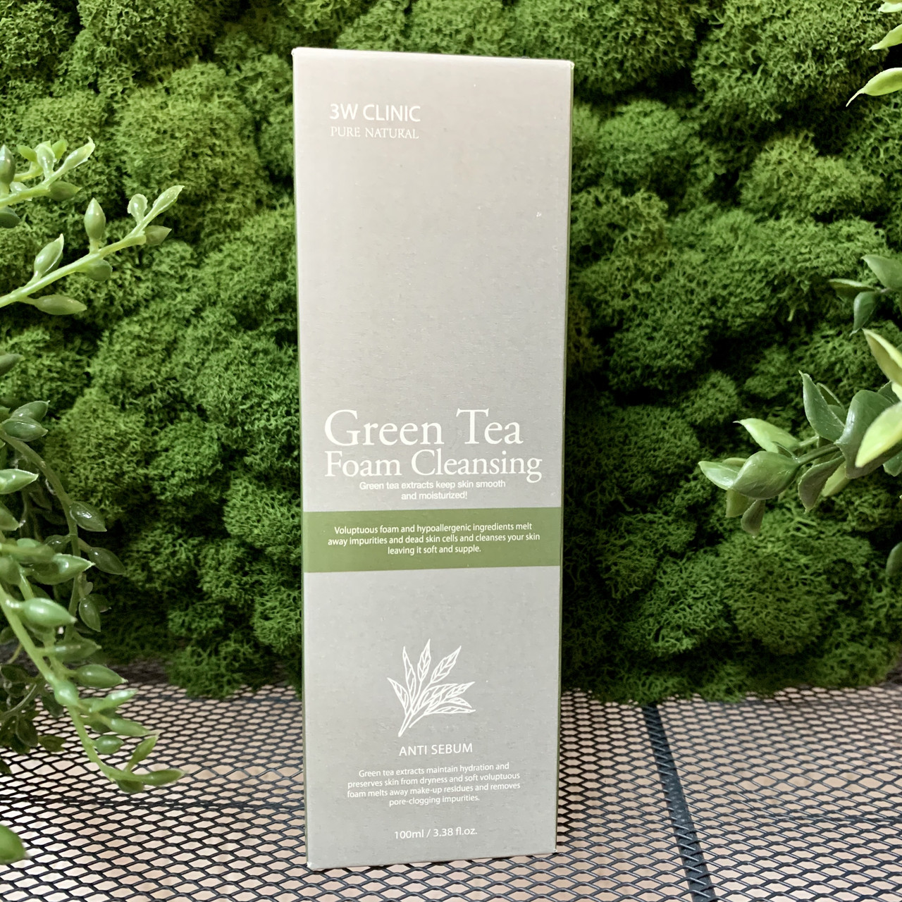 Пенка для умывания очищающая с экстрактом зеленого чая 3W Clinic Green Tea Foam Cleansing, 100 мл - фото 2 - id-p124765271