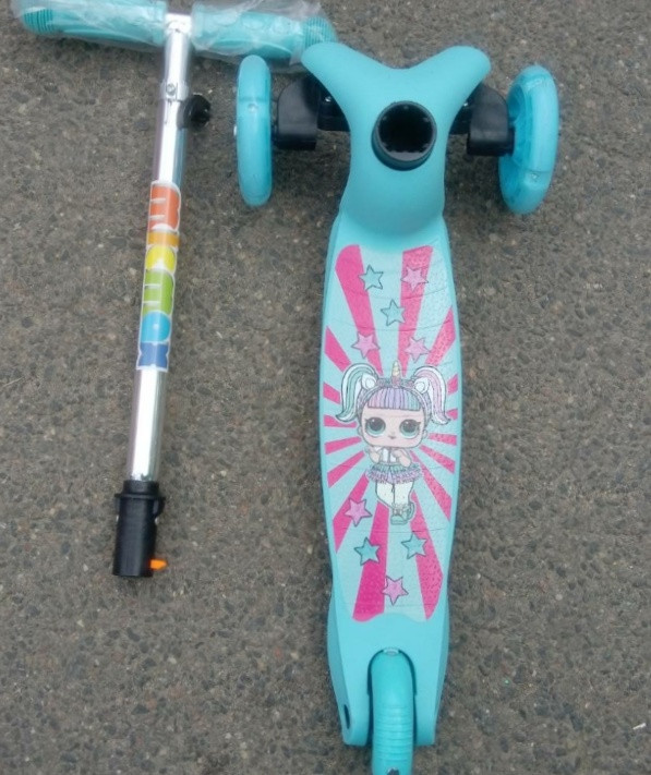 САМОКАТ MINI SCOOTER PRINT ГРАФФИТИ LOL Голубой (светящееся колесо, регулируемая ручка)