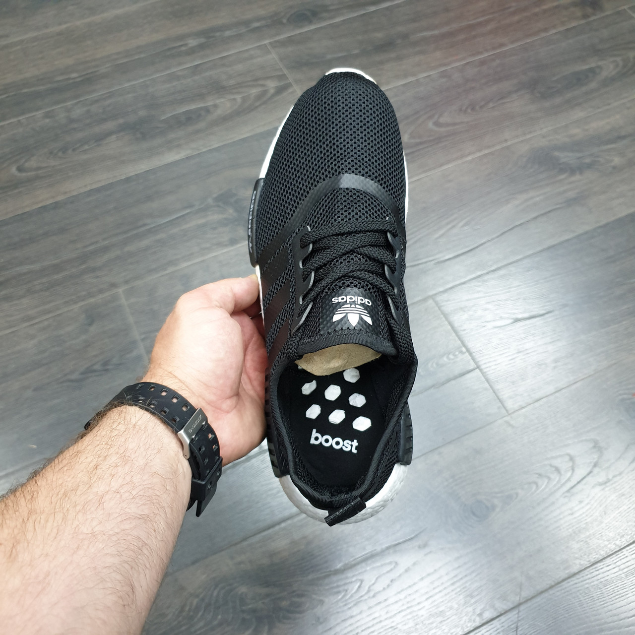 Кроссовки Adidas NMD R1 (Black White) - фото 2 - id-p102247243