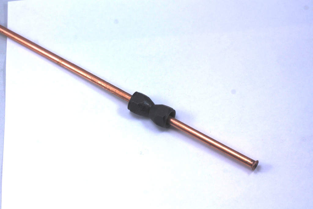 Трубка для компрессора медная ( L-40 см, d-6 mm, с двумя накидными гайками М12 под ключ 16) - фото 1 - id-p126424712