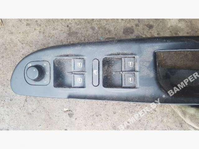 Кнопка стеклоподъемника Volkswagen Jetta