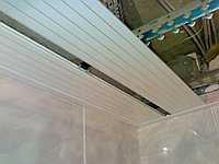 Устройство потолка из пластиковых реек