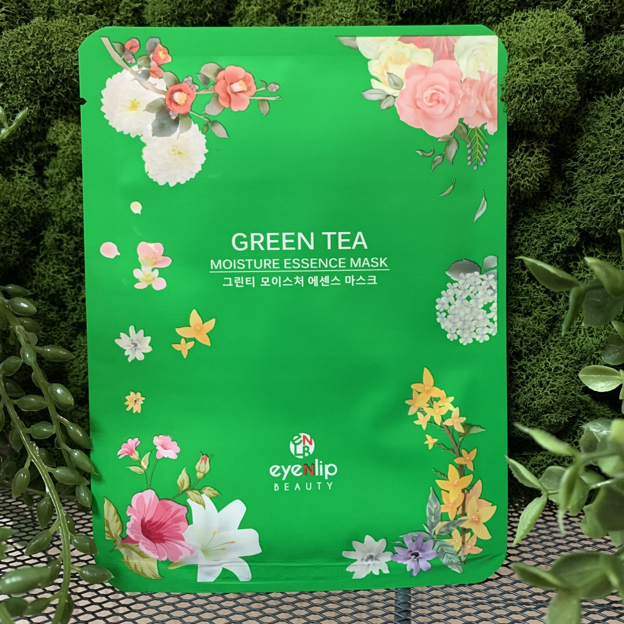 Тканевая маска для лица увлажняющая с экстрактом зеленого чая Eyenlip Green Tea Moisture Essence Mask - фото 1 - id-p127048037