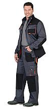 Костюм СИРИУС-МАНХЕТТЕН куртка дл., брюки т.серый с оранж. и черным тк. стрейч пл. 250 г/кв.м, фото 3