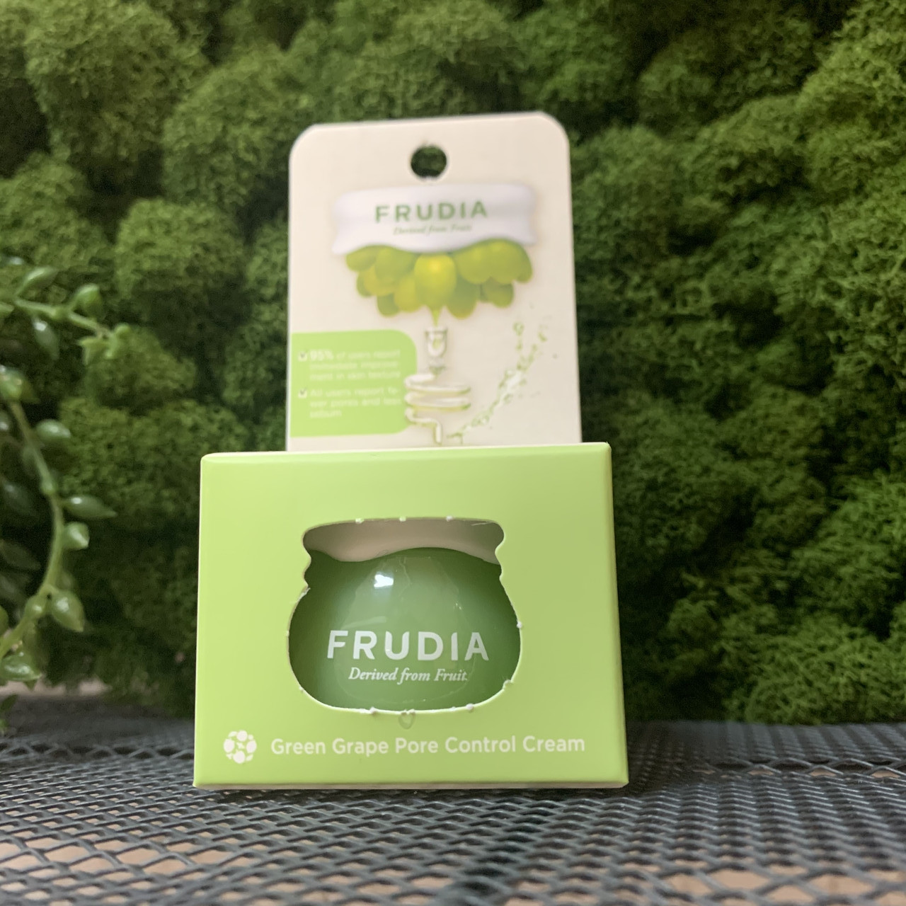 Крем для лица с зеленым виноградом (миниверсия) Frudia Green Grape Pore Control Cream,10 гр - фото 2 - id-p127759899