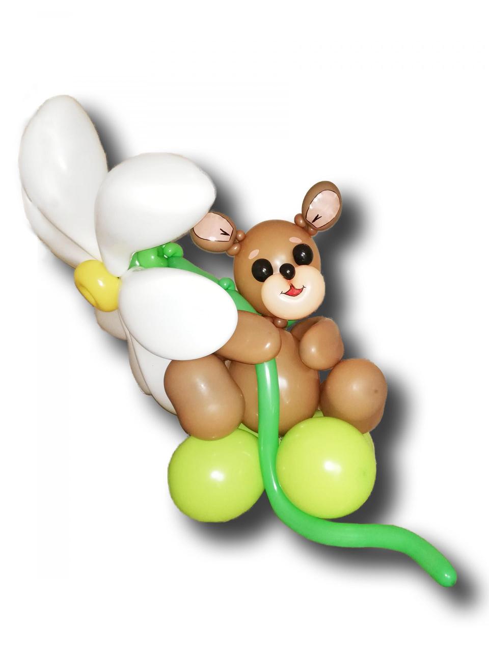 Мишка с ромашкой из шаров I4