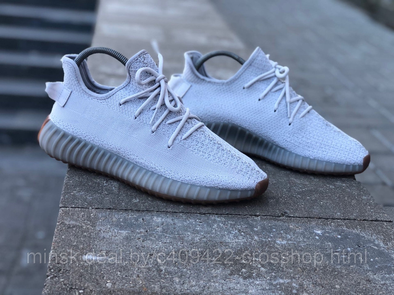 Adidas Yeezy Boost 350 V2 - фото 1 - id-p128470222