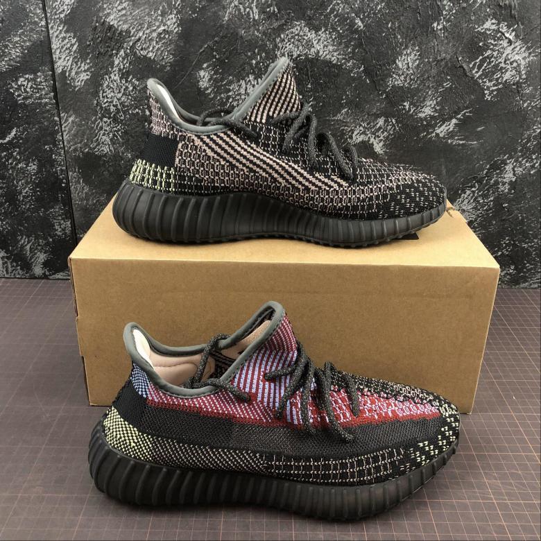 Кроссовки Yeezy Boost 350 V2 Yecheil Non Reflective - фото 7 - id-p117656571