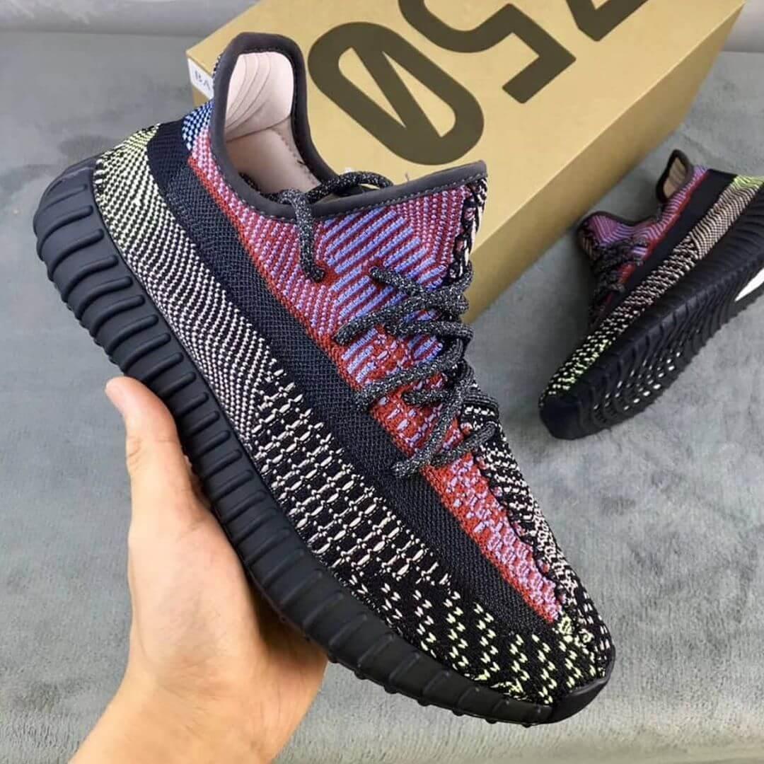 Кроссовки Yeezy Boost 350 V2 Yecheil Non Reflective - фото 2 - id-p117656571