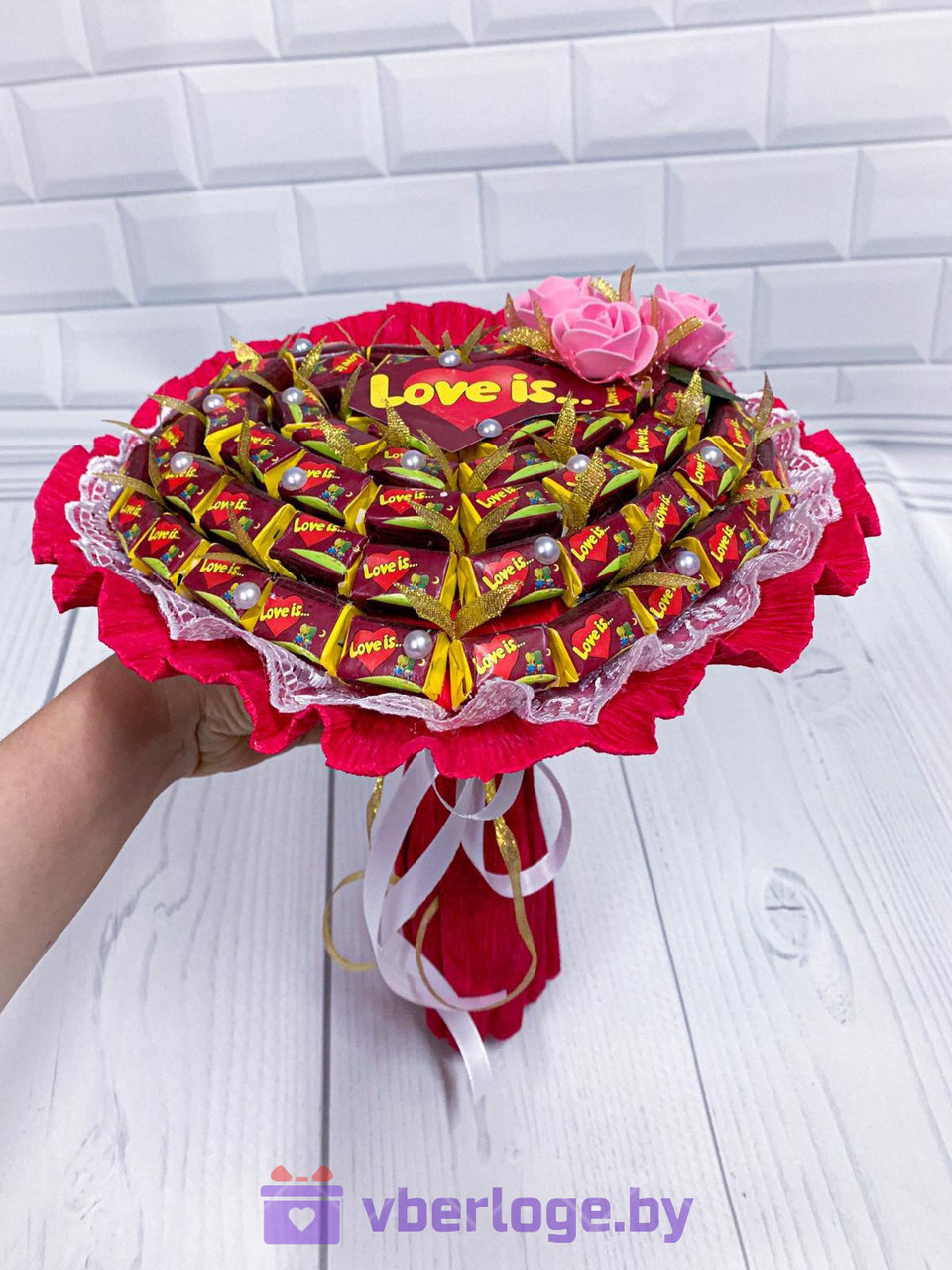 Букет из конфет Love is