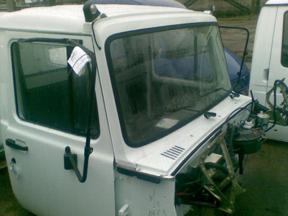 Кабина ГАЗ-3309 (окрашенная и обитая) дв. Евро3 белая, 3309-5000012-357 - фото 1 - id-p129637506
