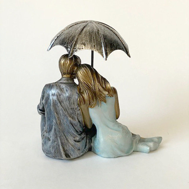 Фигура интерьерная Пара под зонтом сидящая - фото 3 - id-p129939693