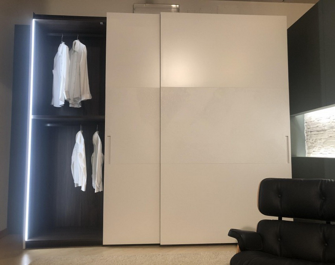 Компланарный шкаф премиум-класса для спальни SLIDER Bortoluzzi (Бортолуцци) с подсветкой