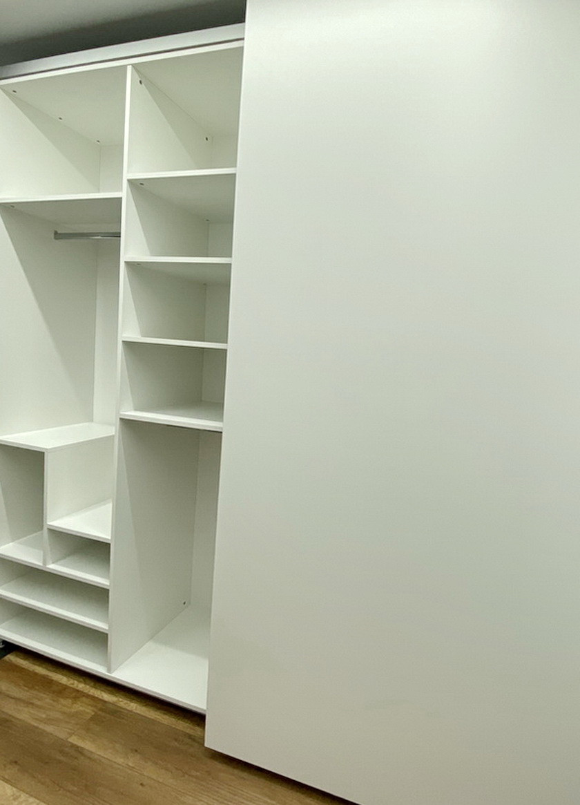 Компланарный шкаф Bortoluzzi (Бортолуцци) SLIDER для современной квартиры с фасадами из ЛДСП EGGER - фото 2 - id-p129947179