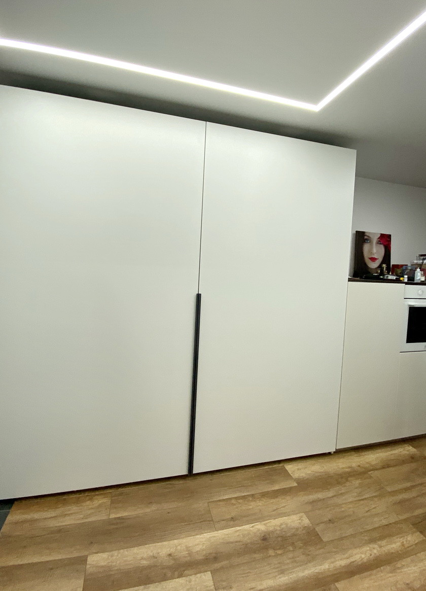 Компланарный шкаф Bortoluzzi (Бортолуцци) SLIDER для современной квартиры с фасадами из ЛДСП EGGER - фото 5 - id-p129947179
