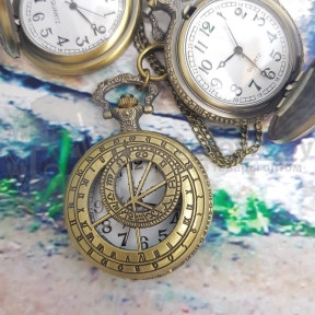 Карманные часы с цепочкой и карабином Зодиак