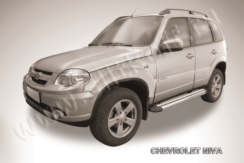 Пороги алюминиевые "Luxe Silver" на Chevrolet Niva (Bertone) - фото 2 - id-p131425125