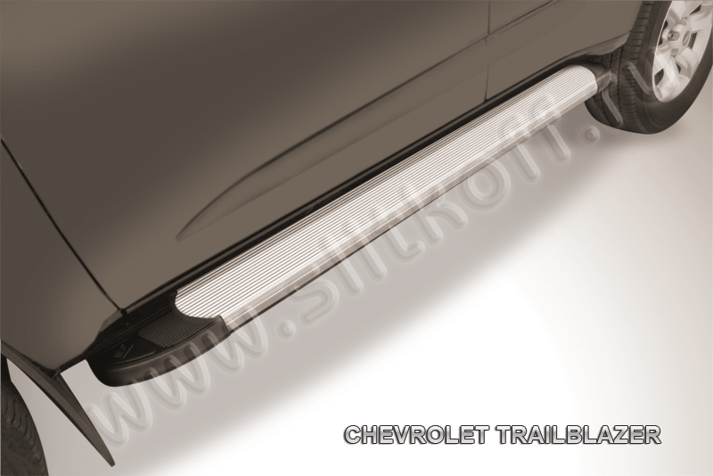 Пороги алюминиевые "Optima Silver" на Chevrolet Trailblazer