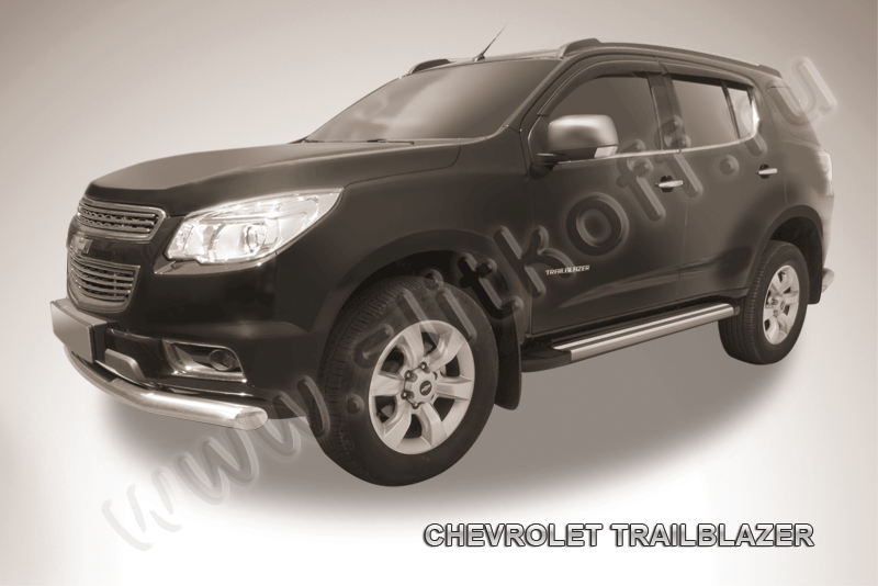 Пороги алюминиевые "Luxe Black" на Chevrolet Trailblazer - фото 2 - id-p131425129