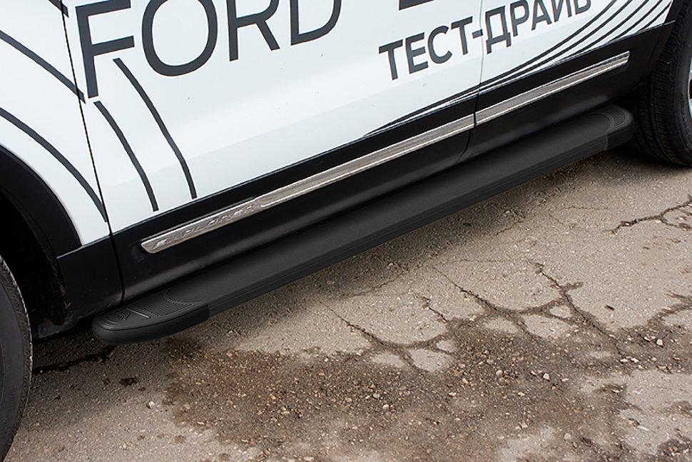Пороги алюминиевые "Optima Black" 1800 черные Ford Explorer (2015)