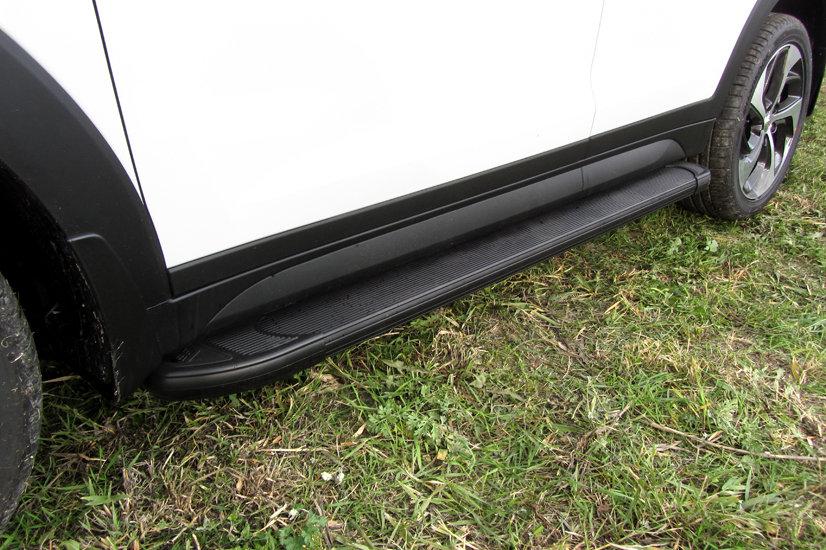 Пороги алюминиевые Optima Black 1700 черные на Hyundai Tucson 4WD (2015)