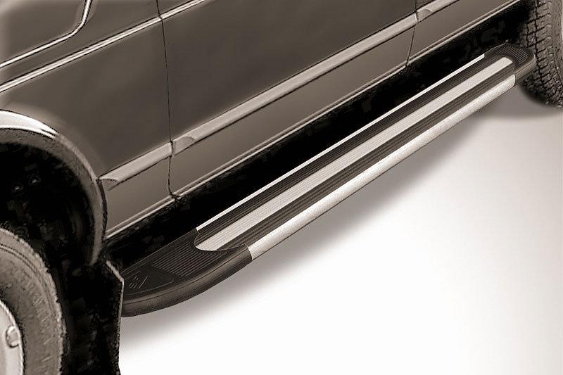 Пороги алюминиевые "Luxe Black" 1700 черные Lada 4x4 (ВАЗ 21213 NIVA 5-дверная)