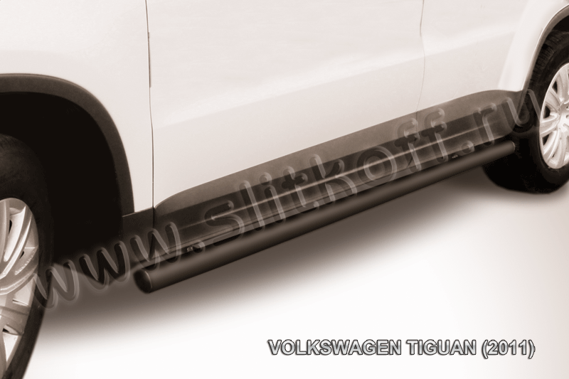 Защита порогов d57 труба черная Volkswagen Tiguan (2011)